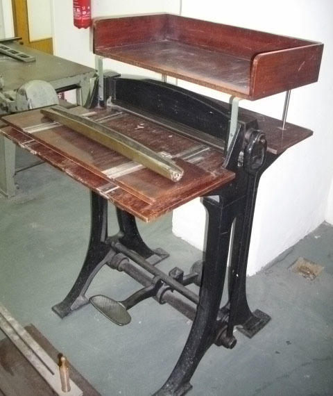 Hogenforst grooving and perforating machine