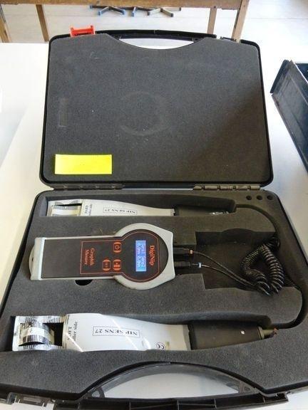 Diginip roller pressure gauge