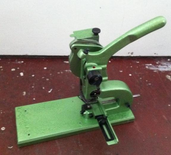 Hang Piccolo oiling machine