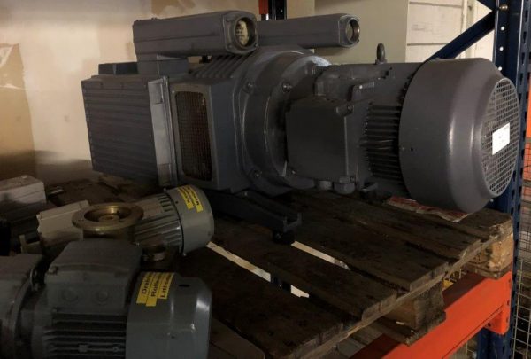 dry running rotary vane vacuum pump Becker DVTLF 250