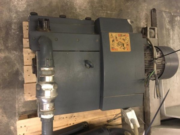 Rotary vane vacuum pump Becker KVT 3.140