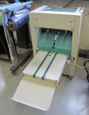 Layer folding and stitching machine Nagel Foldnak 4 with stream delivery