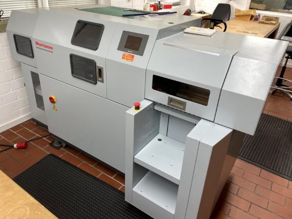 Horizon HT-30 C automatic rotary three-knife trimmer
