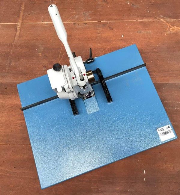 Constantin Hang oiling machine Hang 101-11 Piccolo III with support table and stop