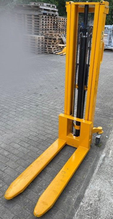 High lift stacker HS 1029