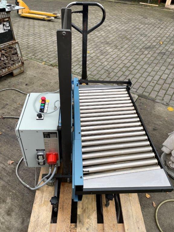 MBO mobile corner conveyor table ET 46 with ball bar