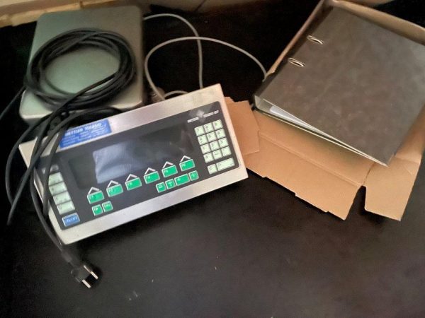 Mettler Toledo DUFK 600 sheet scale with reference scale