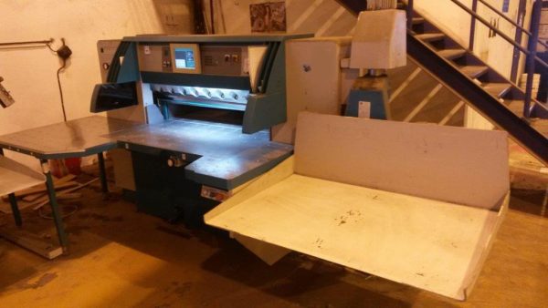 Perfecta 132 TVC cutting machine with lift