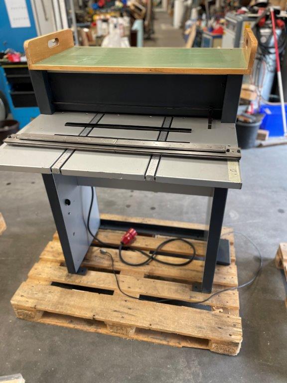 electric creasing and perforating machine Pernuma
