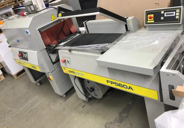 Smipack FP 560 A semi-automatic angle welder with Smipack T 450 single-chamber shrink tunnel