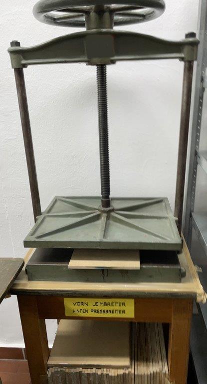 heavy stick press 45x35x70 cm