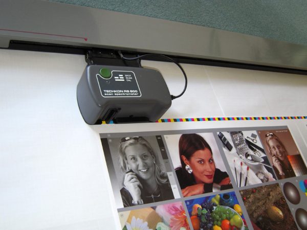 RS 800 scanning spectrometer with Techkon ExPresso Pro software