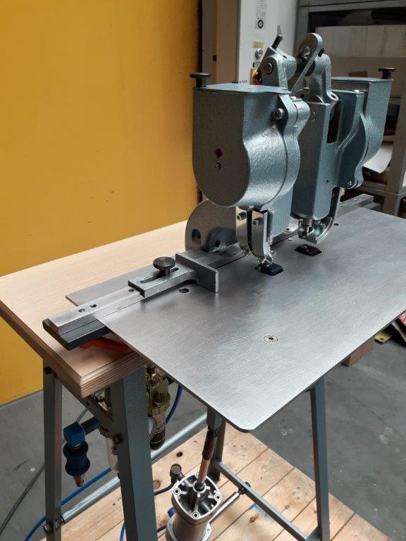 Slope pneumatic double soldering machine